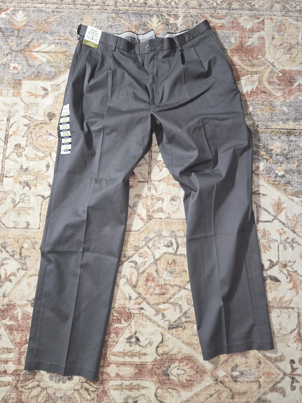 Haggar Men's Dark Gray Pleated Dress Pants